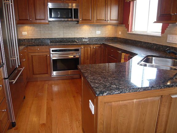 5th image of 2711 Fairfax Ln