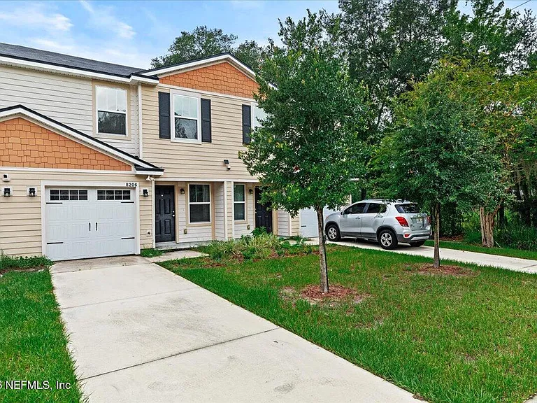 8206 Halls Hammock Ct — Photo 3
