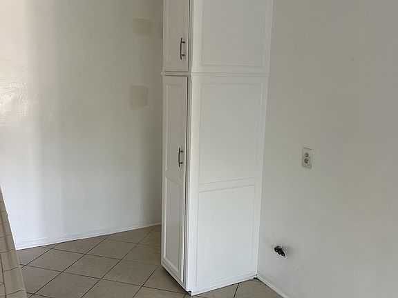 3rd image of 8405 Crenshaw Dr #1/2