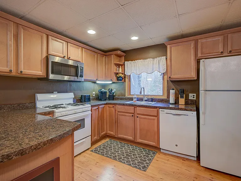 30 Middle Shore Dr — Photo 11