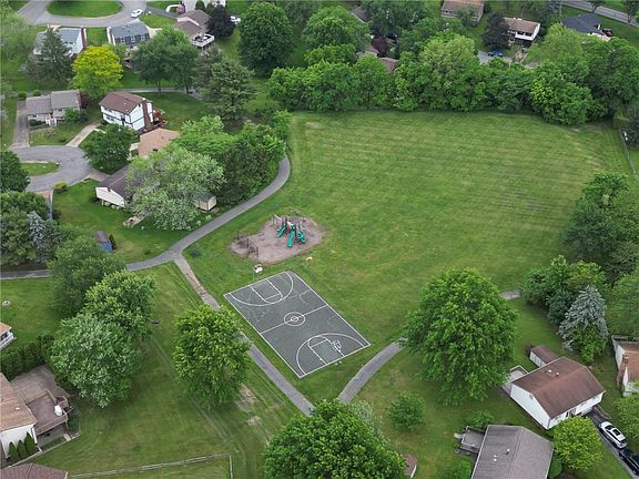5th image of 1042 Ryeland Ct