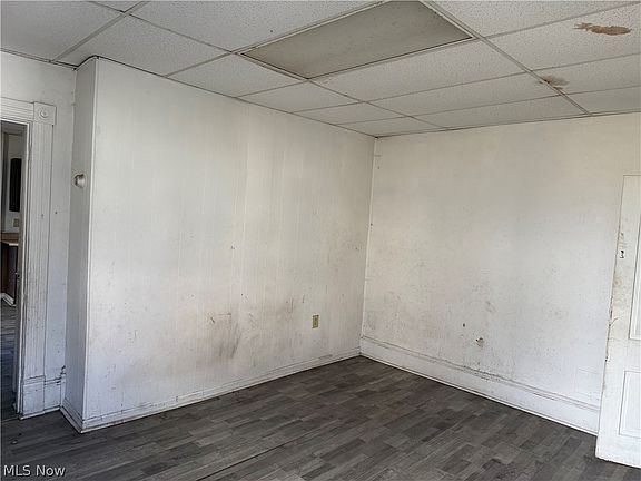 4th image of 321-323 Slack St