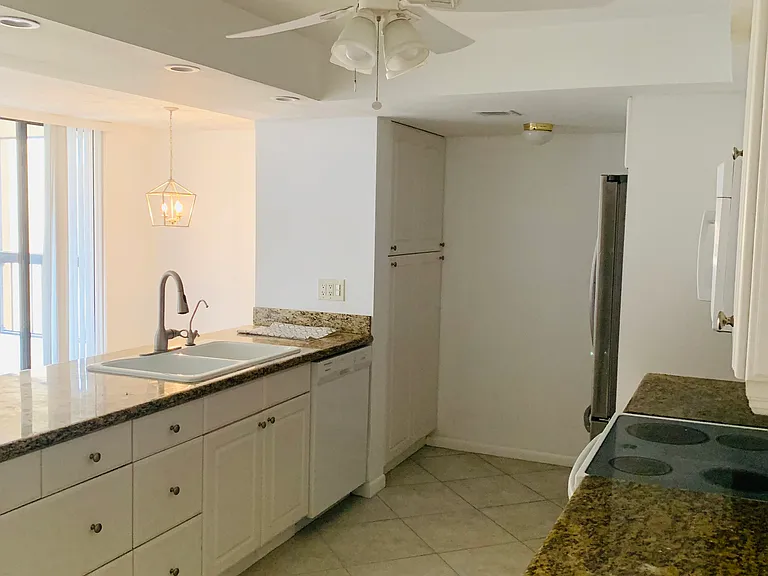 950 Egret Cir #5304 — Photo 9