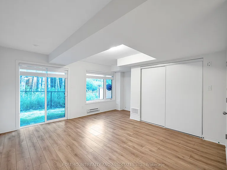 9 Esquire Way — Photo 4