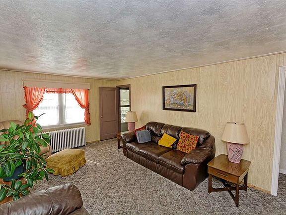 5th image of 12 E Dillenbeck Dr