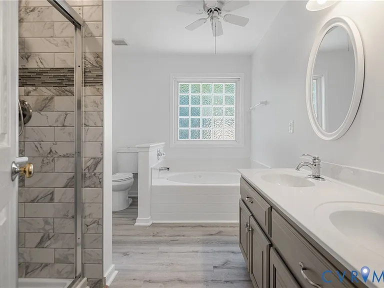 3924 Liberty Point Dr — Photo 35