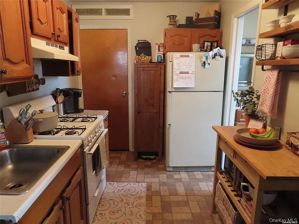 1 bed, 1.0 bath, 400 sqft, $2,200 — Photo 2