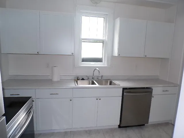 2924 Indianola Ave — Photo 5