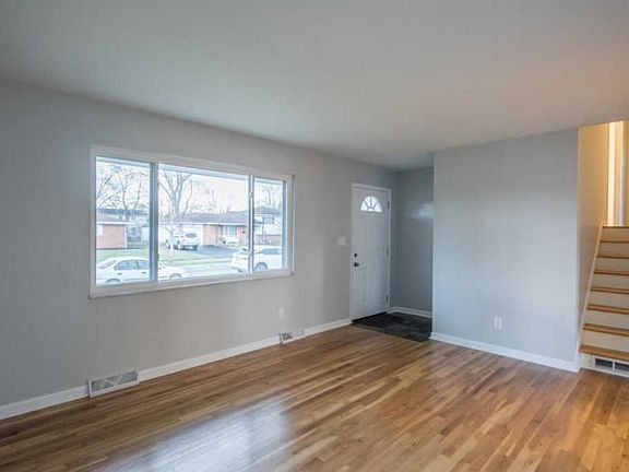 4th image of 1513 Fahlander Dr N