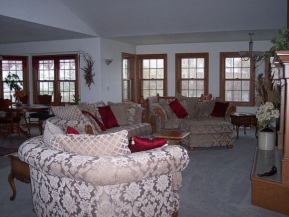 4th image of N7046 Woodside Hills Dr
