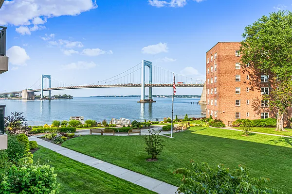 Sold by Lovett Realty, Inc. | media 15