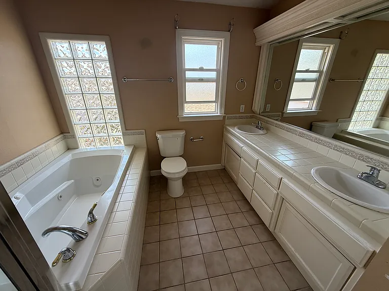 525 Kentucky St — Photo 12