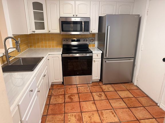 3rd image of 406 NW 68th Ave APT 107