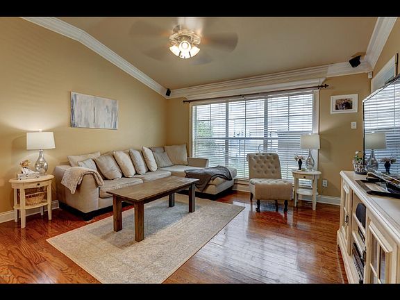 3rd image of 113 Boulder Dr