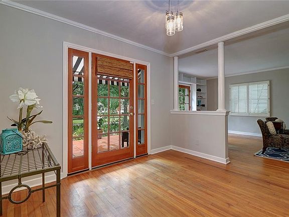 4th image of 426 18th Ave NE