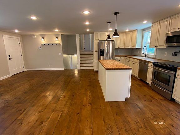 3rd image of 7404 Castle Rock Lake Dr