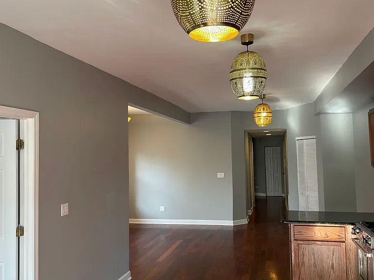 5924 S King Dr #1 — Photo 5