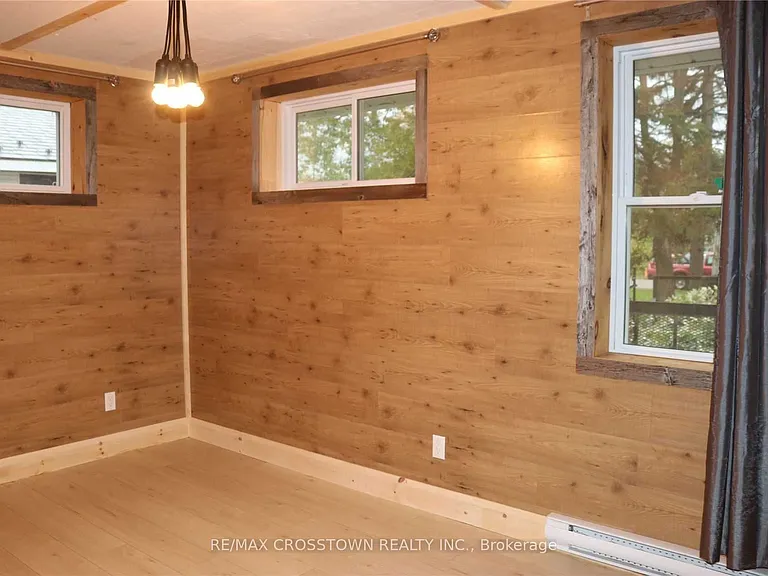1056 Elm Rd — Photo 11