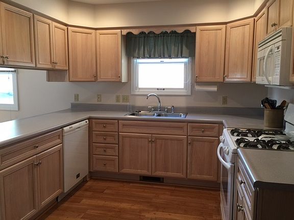 4th image of 231 W Logan St