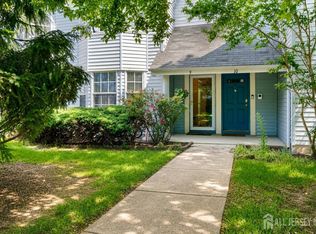 9 Tanglewood Ct, Monmouth Junction, NJ 08852