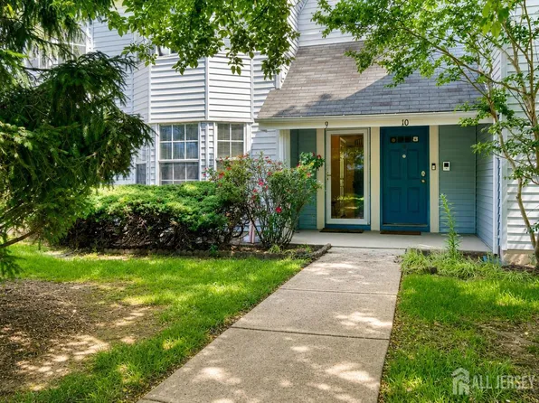 9 Tanglewood Ct, Monmouth Junction, NJ 08852