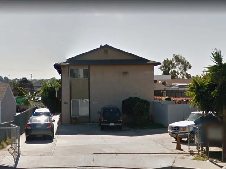 449 Montgomery St — Photo 2