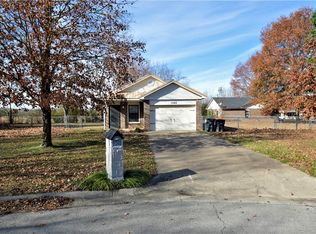 1360 Walnut Pl, Elkins, AR 72727