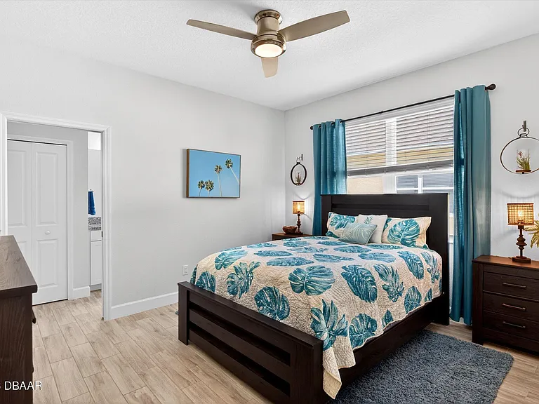 504 Coral Reef Way — Photo 32