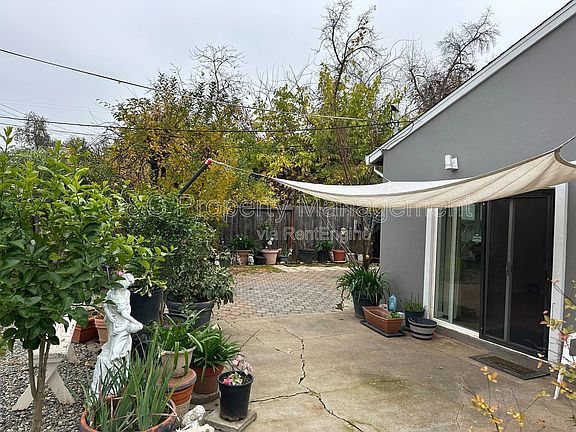 4th image of 6671 Graham Cir