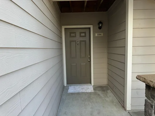 15060 NW Central Dr APT 1104, Portland, OR 97229