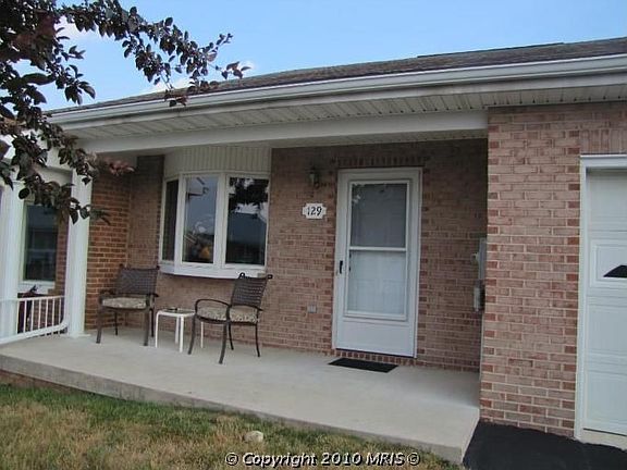 3rd image of 129 Southern Oak Dr
