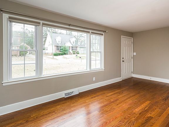 5th image of 2814 Sherwood St