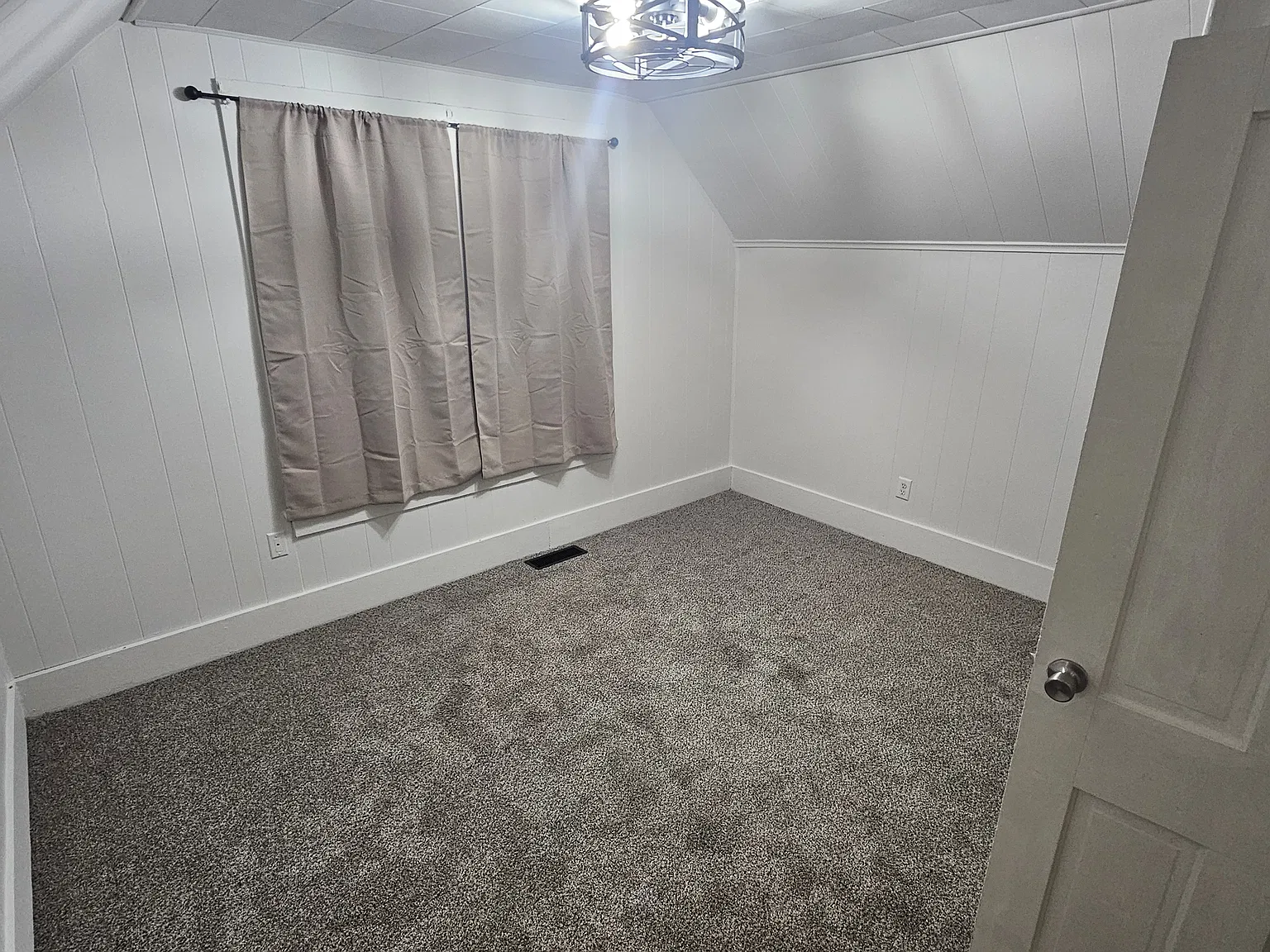3 bed, 1131 sqft, $1,250 — Photo 1