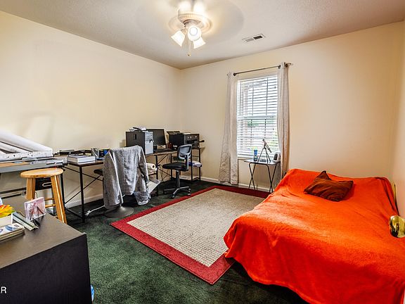 5th image of 1609 Maple View Way