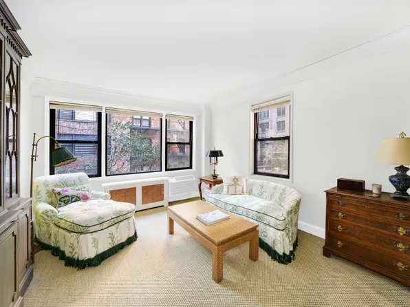 345 East 52nd Street image 2 of 5