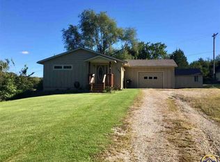 135 NE 35th St, Topeka, KS 66617