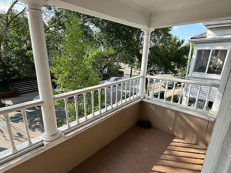 Willow Ave — Photo 24