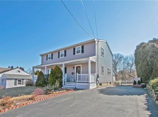 17 Bellevue Ave, Westerly, RI 02891