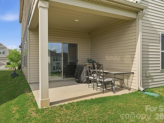 4th image of 5012 Shadbush Rd