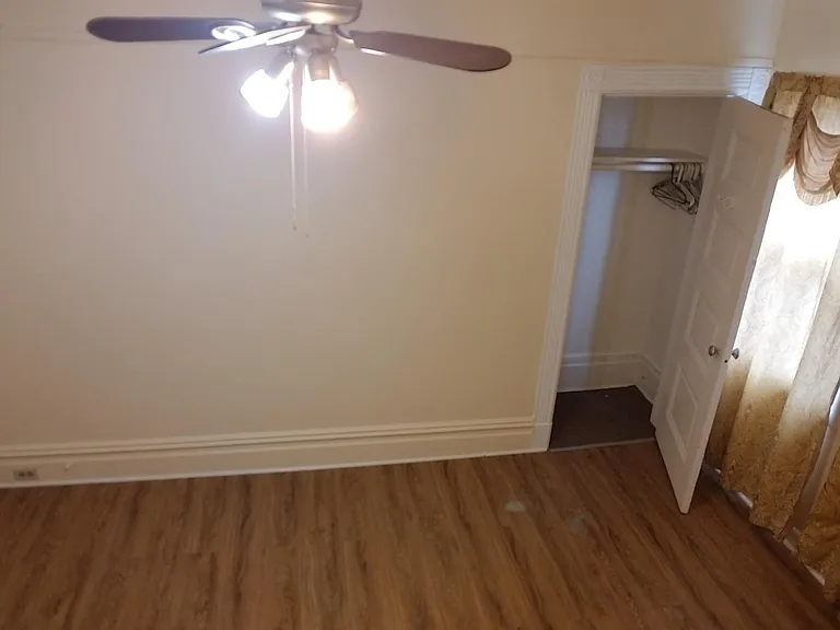 1372 Gipson St #2 — Photo 4