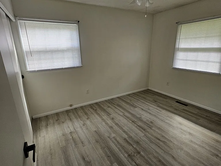 1248 Birchview Dr — Photo 7
