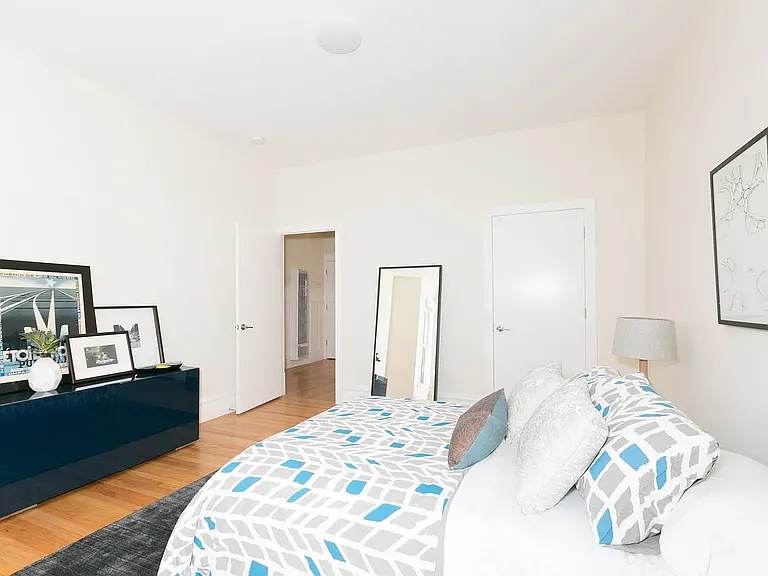 1142-1146 Montgomery St #7022R — Photo 13