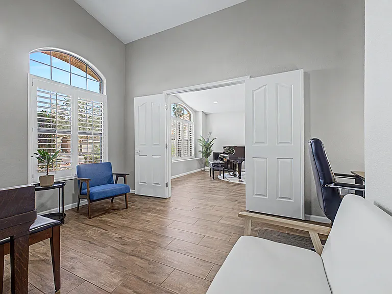7243 W Morrow Dr — Photo 8