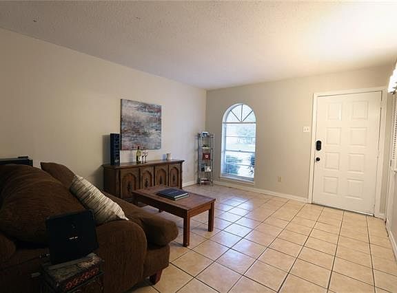 5th image of 1126 Eastwood Dr