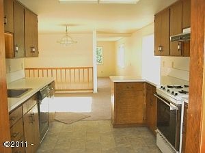 4th image of 2219 NE 28th St