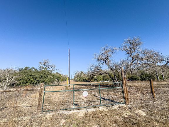 2nd image of 1202 Moonglow Ln