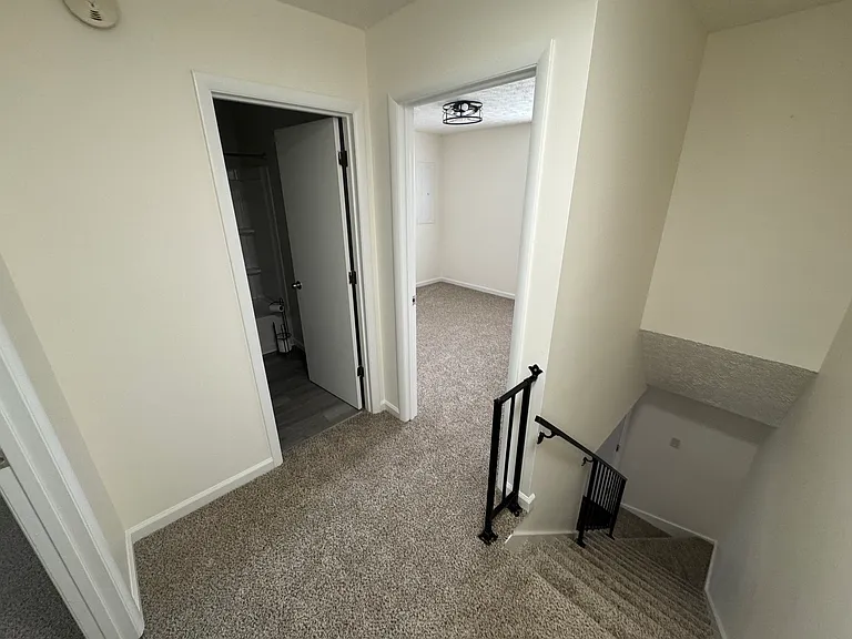 612 Ashmont Ct — Photo 14