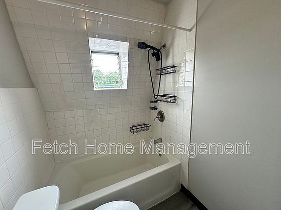 4th image of 100 Windsor St #3