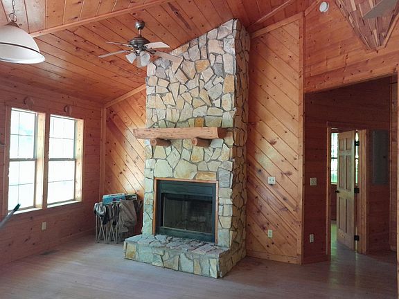 3rd image of 514 Sassafras Ridge Rd