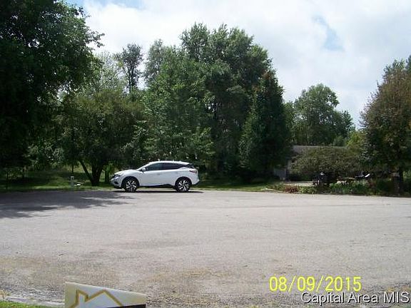 4th image of 1324 Maplewood Dr